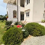 Danica & Mario Residence